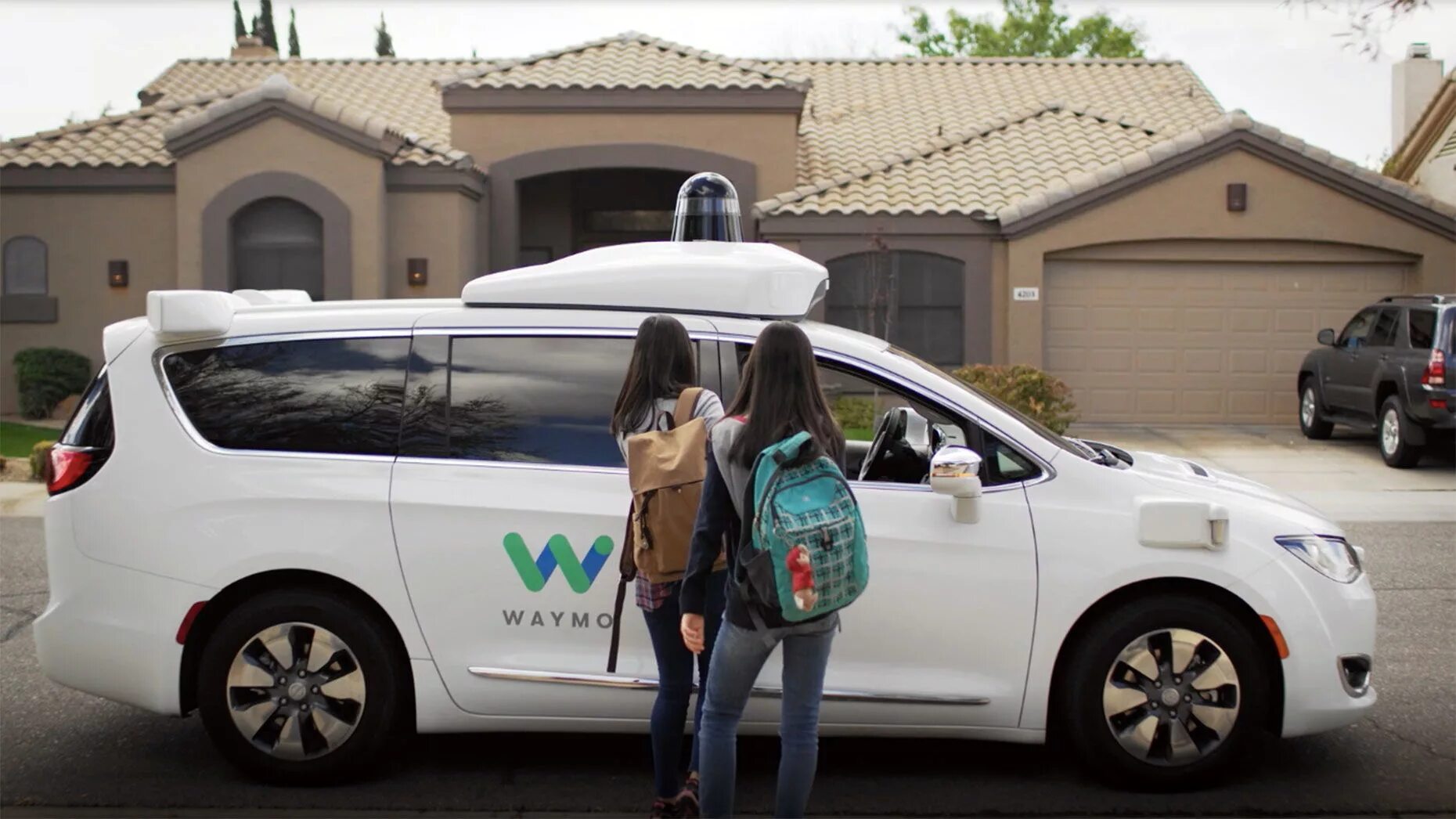 She to work by car. Waymo self-Driving cars. Такси Waymo. Автомобили Waymo картинки.