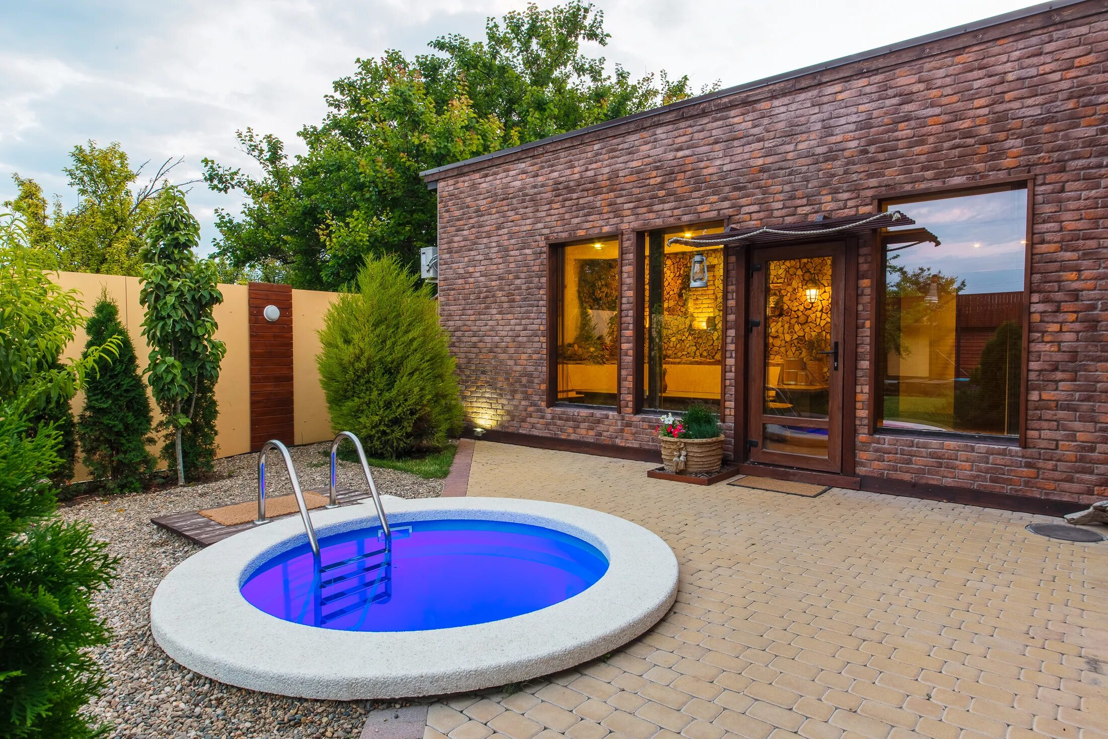 база отдыха ст. комплекс браун краснодар. банный комплекс красная поляна сочи. алексеевские бани краснодар. баня байкал сочи.