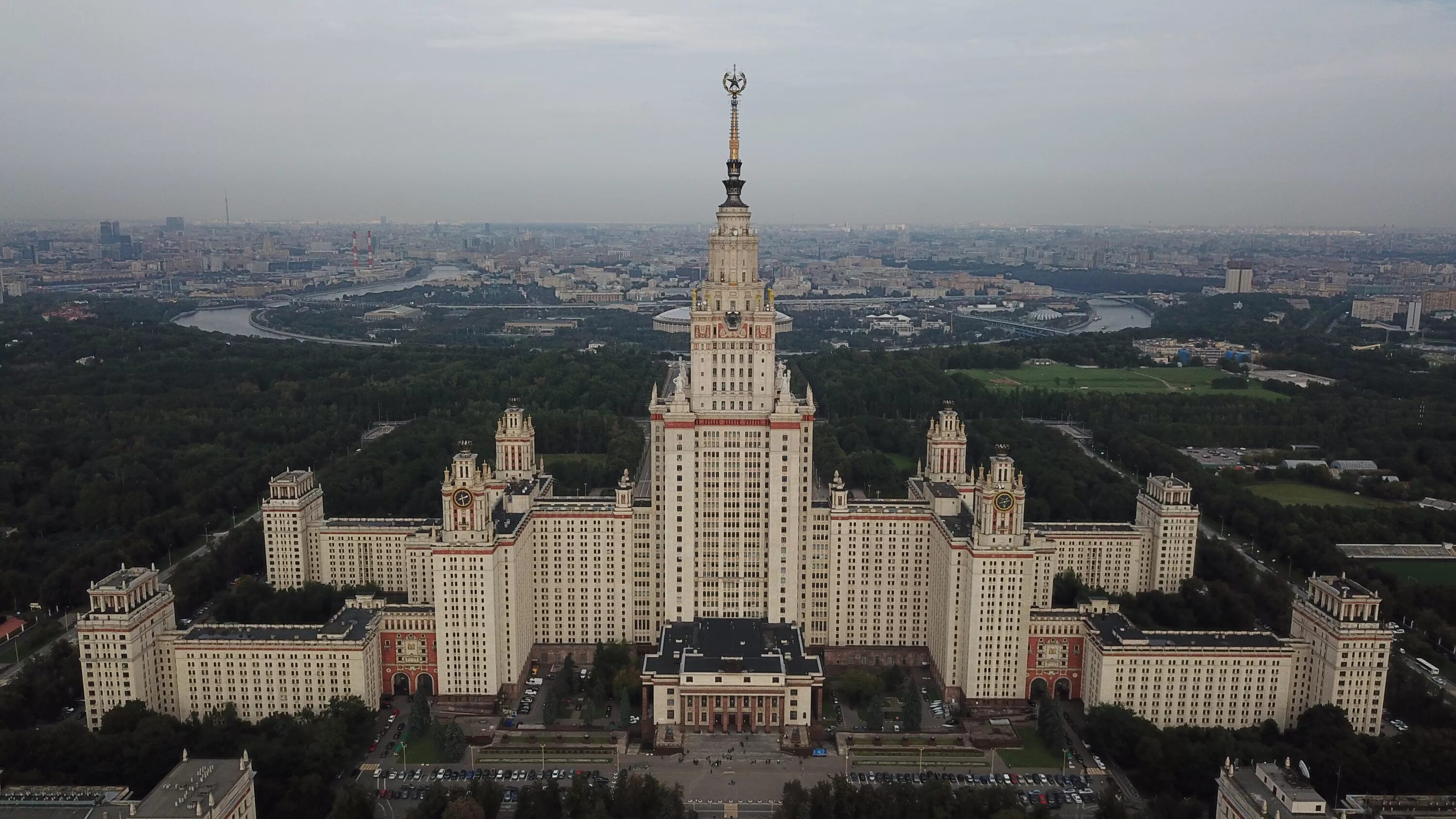 Здания сталинских высоток в москве