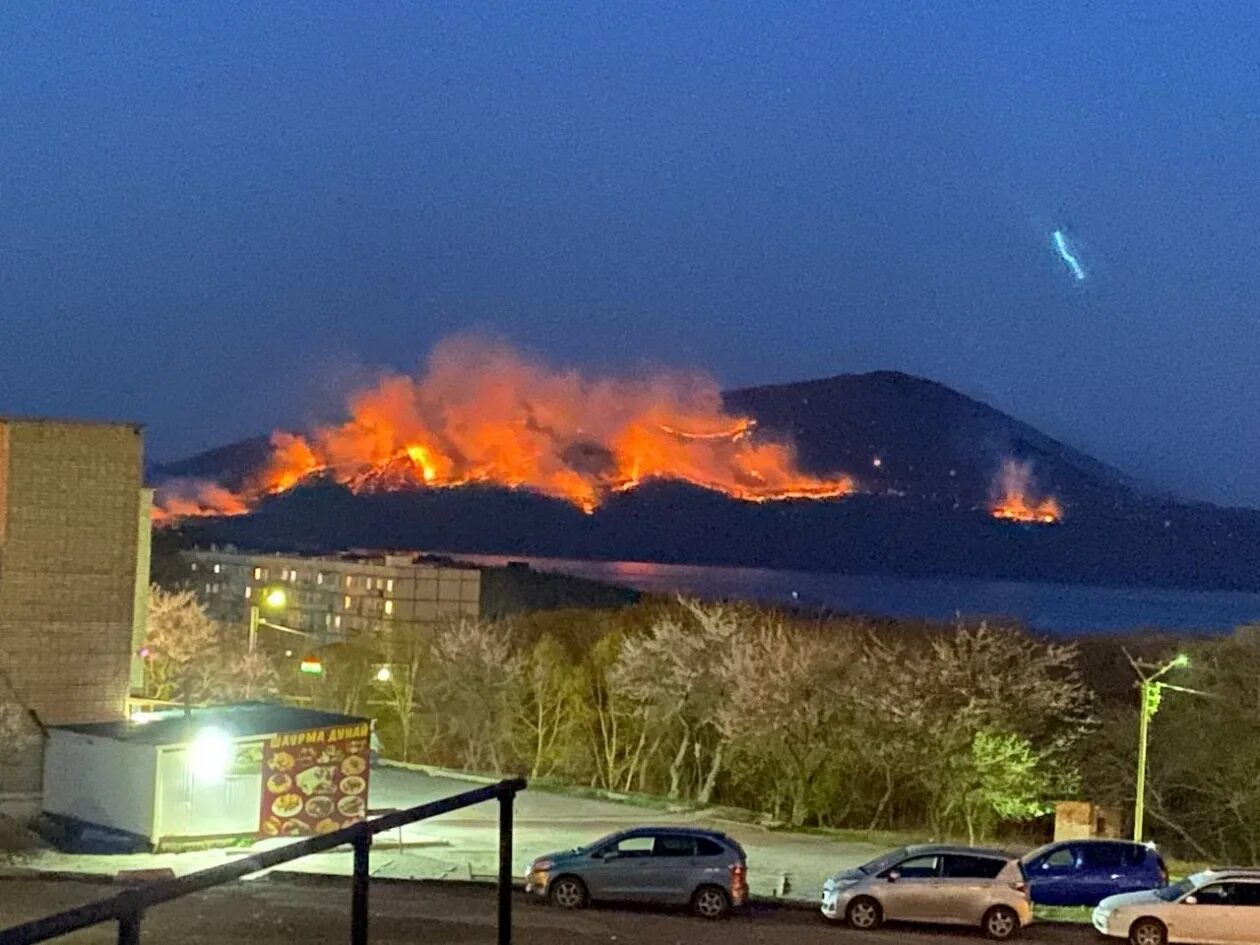 Приморский край пожар. Природные пожары. Приморский край Владивосток пожар. Пожары на Дальнем востоке.