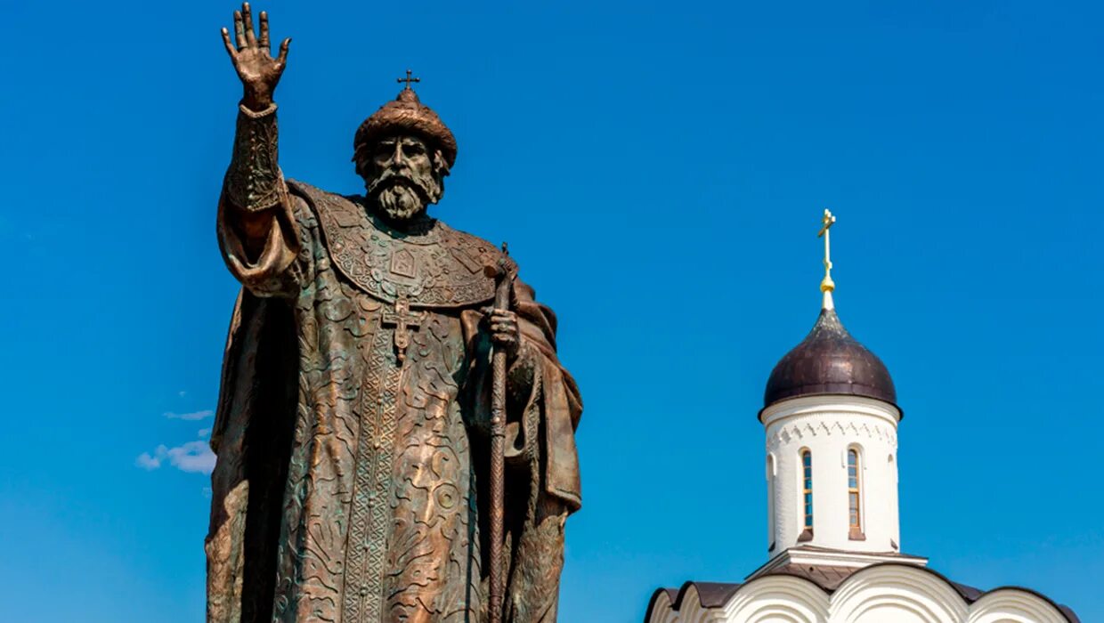 Памятник ивану 3. Памятник ивану 3 в калуге стояние на угре. памятник ивану 3 на угре. памятник ивану 3 и ахмату.