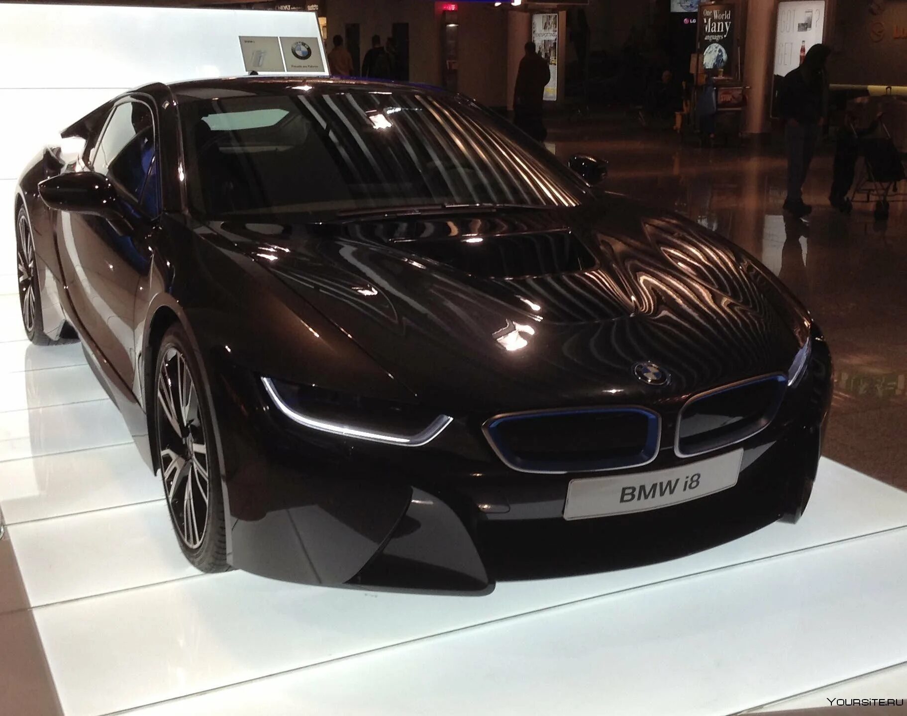 BMW i8 2020. BMW i8 2023. БМВ 2022 черная. БМВ седан 2022 чёрная.