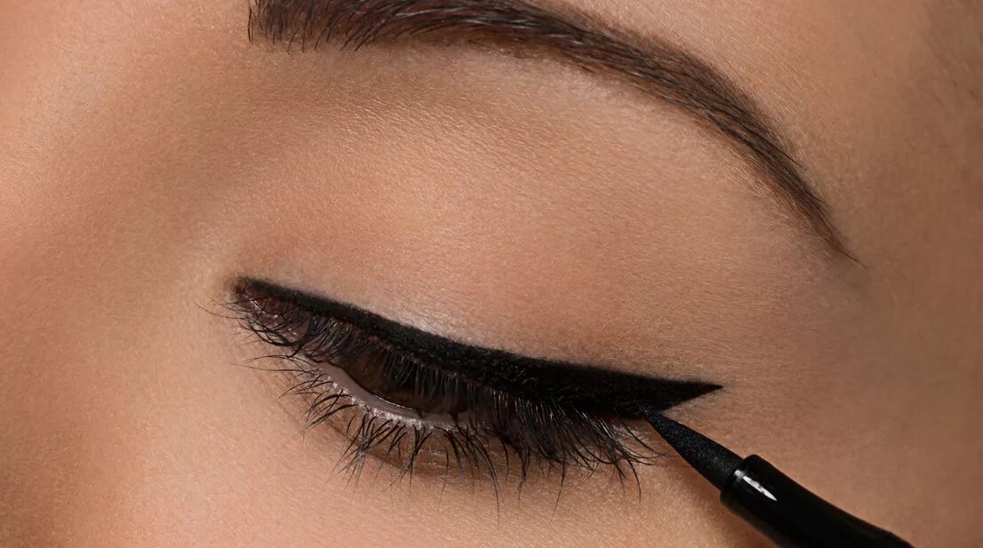 подводка стрелок на глазах. красивые стрелки на глазах. стрелки макияж. стрелки на глазах. красивые стрелки.