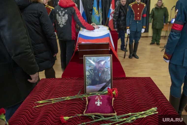 Прощание с 13. Похороны солдат погибших. Простились с погибшим на сво в Калужской.