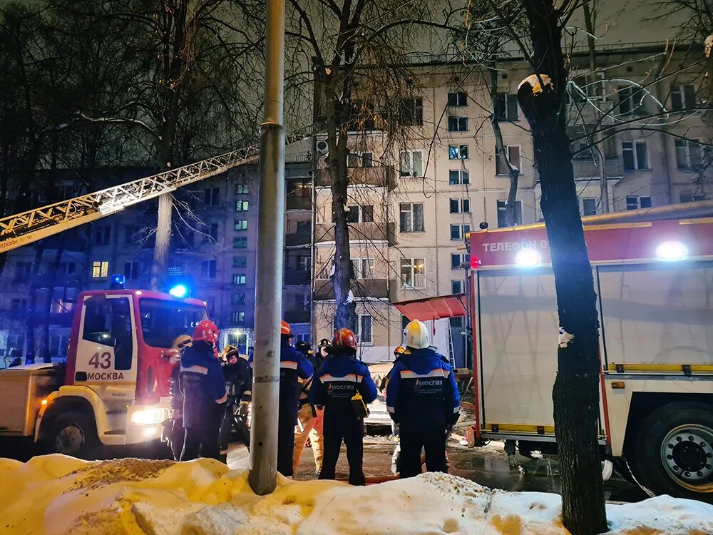 Пожар на юге Москвы. Пожар на юге юге Москвы. Пожар на юге Москвы сейчас. Пожар в Крылатском.