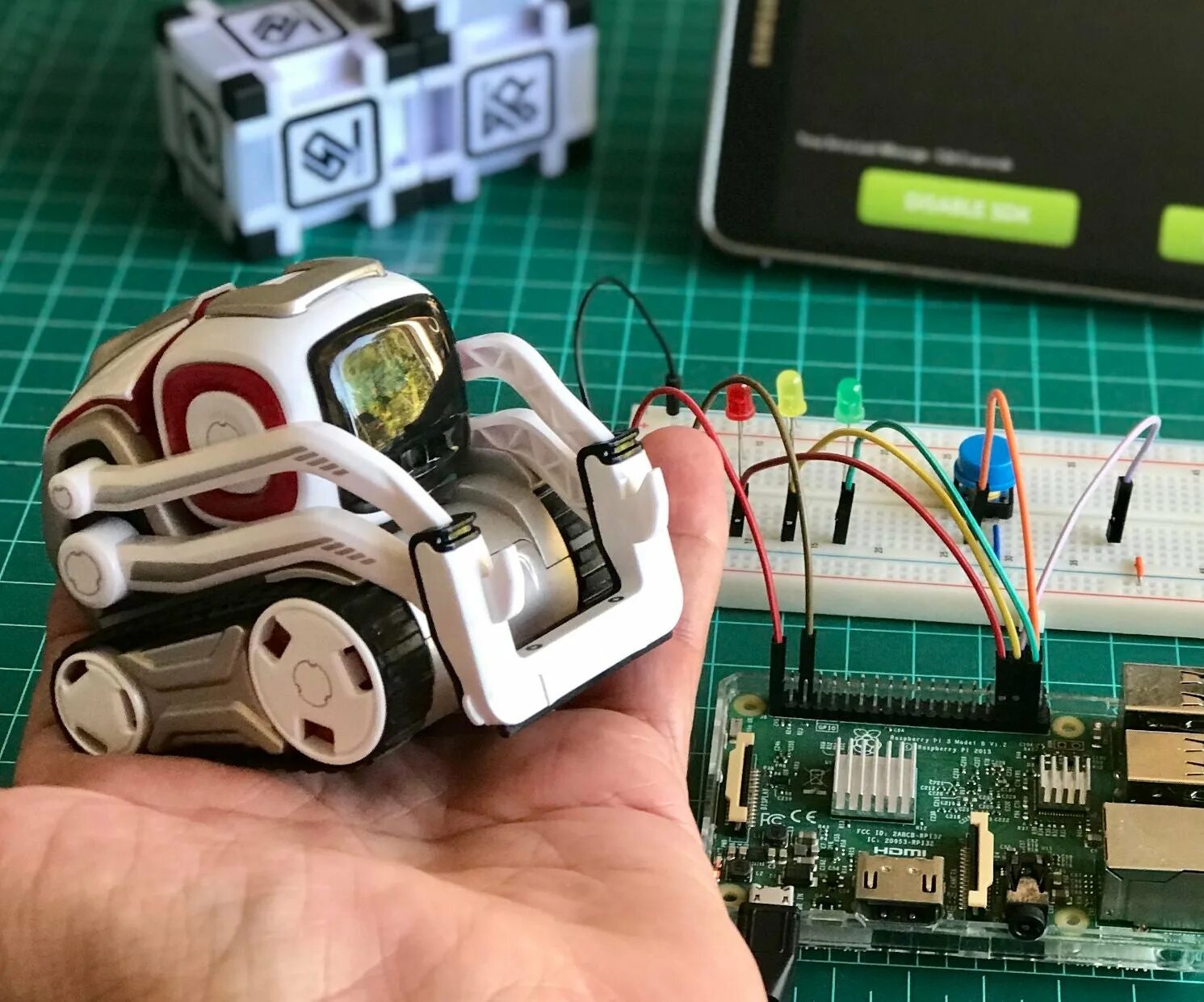 Практическая робототехника c и raspberry pi. Робот на raspberry pi 3. raspberry pi 4 робомонипулятор. робот raspberry pi 2011.12. робототехника raspberry pi.