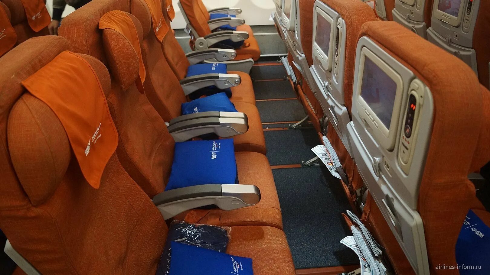 Airbus 777-300er салон. Боинг 777 аэрофлот салон. Аэробус а321 аэрофлот салон. Boeing 777-300 аэрофлот комфорт. Аэрофлот боинг 777 комфорт.