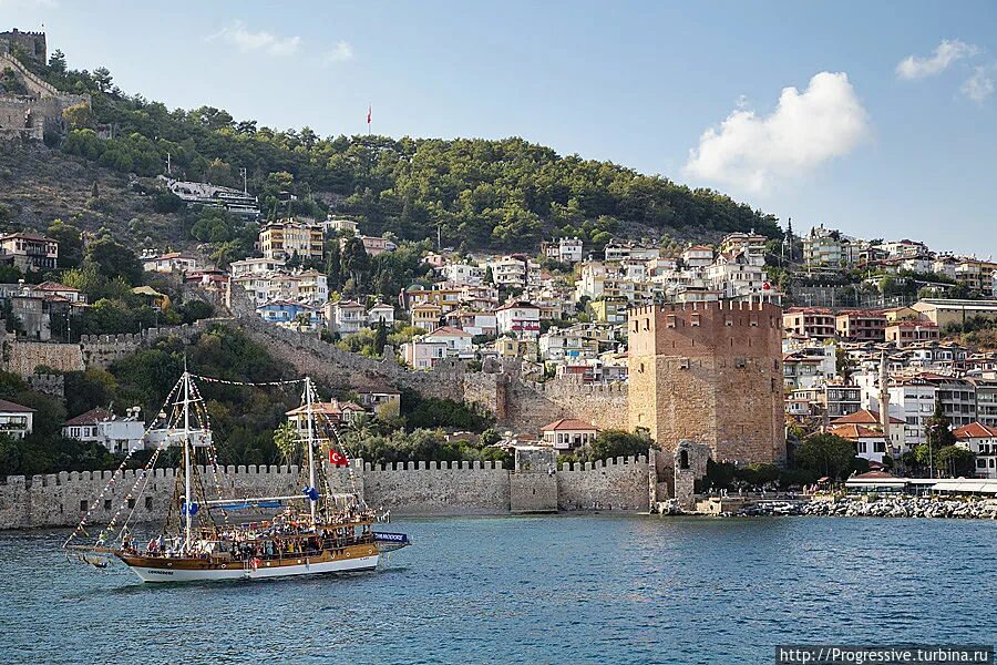 Юг Турции фото. Фото древних построек на юге Турции на берегу моря. In the South of Turkey. Город на юге турции 5