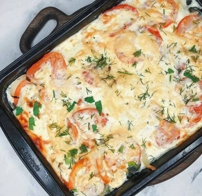 Как вкусно запечь филе в духовке. Филе курицы в духовке. куриное филе запеченное в духовке. из куриного филе в духовке. вкусно куриное филе в духовке.