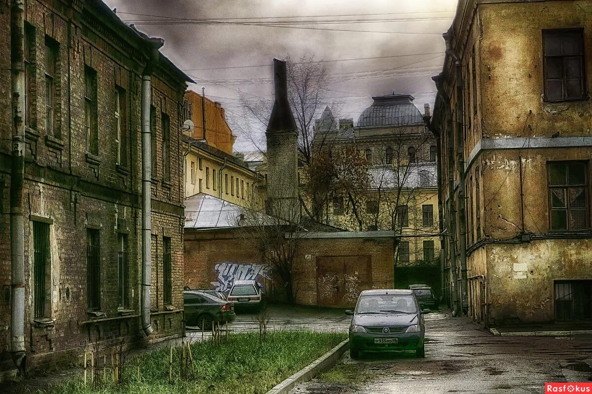 старые дворы питера. таллин дворы. тихие улочки нижний новгород. старые дворы санкт-петербурга. питер обшарпанные дворы.