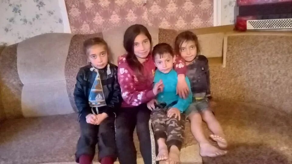 Гульнара юсина фото мать семерых детей. Оставил с 7 детьми. Детей разлучают с родителями. Деревенский гарнитур для семьи несовершеннолетних. Оставил с 7 детьми.