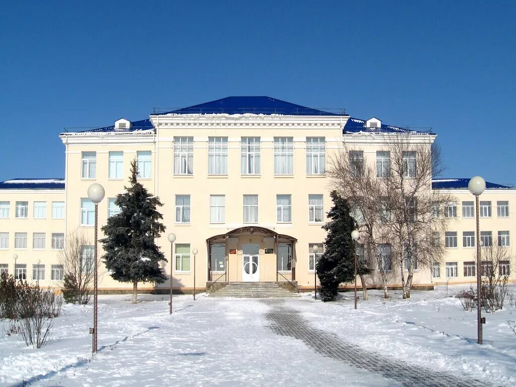 Мбоу сош 1 усть донецкий. Школа в усть донецке. Школы усть донецка. Школы усть донецка. Усть-донецкая школа 1.