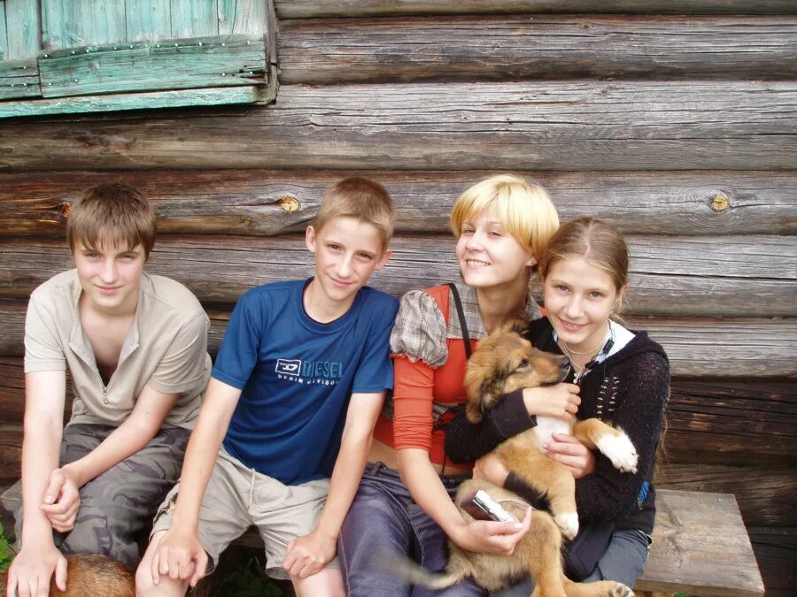 Подростки лето деревня. Деревенский мальчик. Сельские дети. Босоногое детство в деревне. Девочка подростки деревне.