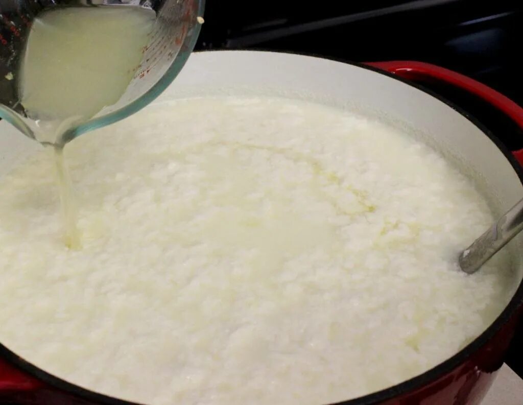 Рецепт домашнего творога из кислого молока. Творог из молока в домашних. Домашний творог из молока. Творог в домашних условиях. Молоко для приготовления творога.