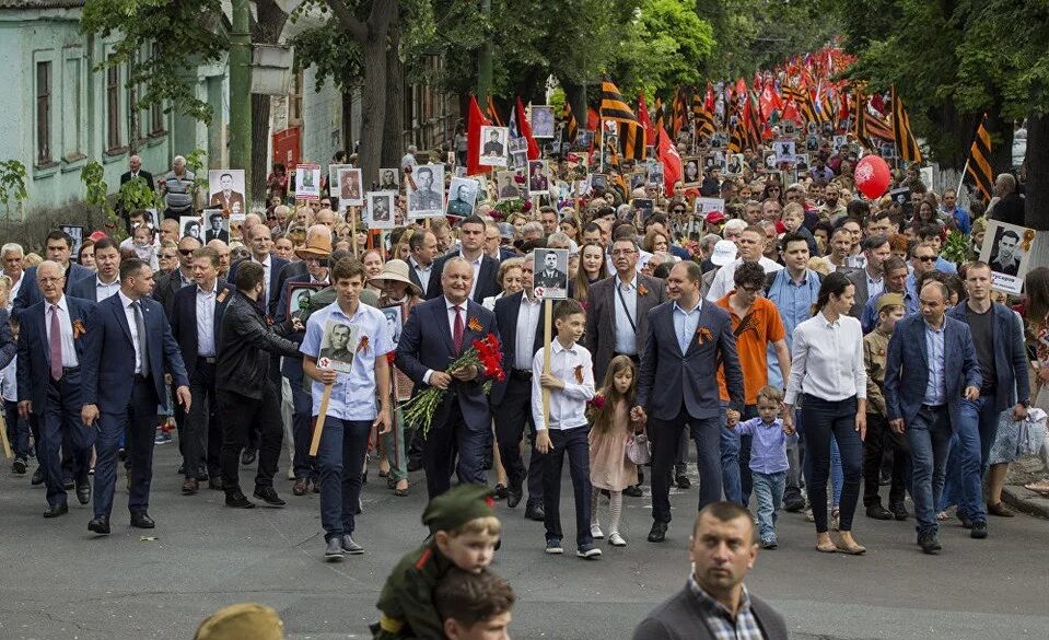 Молдова 9 9. Бессмертный полк в Кишиневе 2021. 9 Мая Кишинев. Шествие Бессмертного полка в Кишиневе. День Победы в Молдавии.