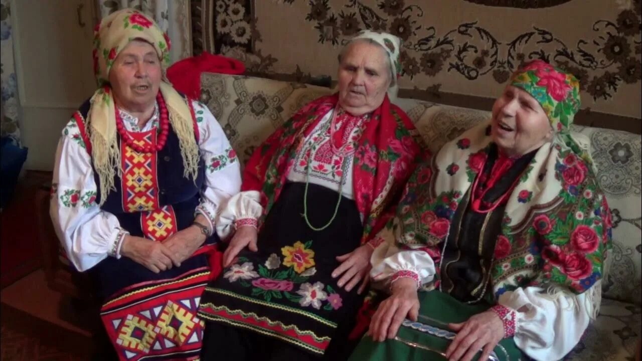 Украинские песни можно. Старинные украинские песни. Старые украинские песни народные. Украинская сваха фото.