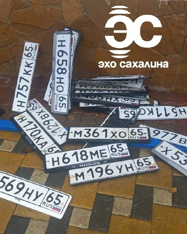 спинка кресла с тросиками. числа в виде разрядных слагаемых. складывающие номер. раскладной стул для лежания. складывающие номер.