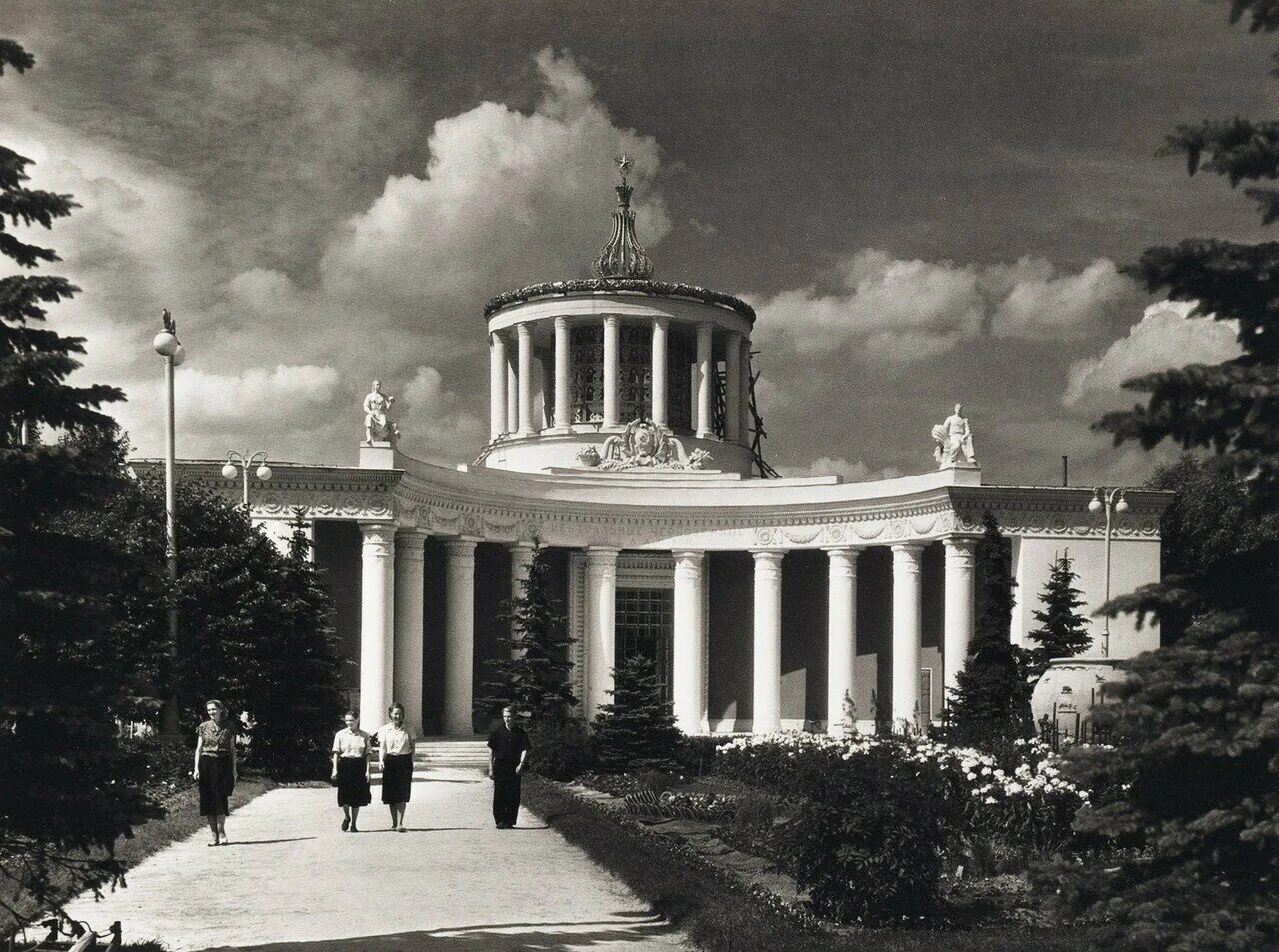 Первый вднх. Вднх 1950-е. павильон вднх грановский. наум грановский вднх. павильон 60 вднх.