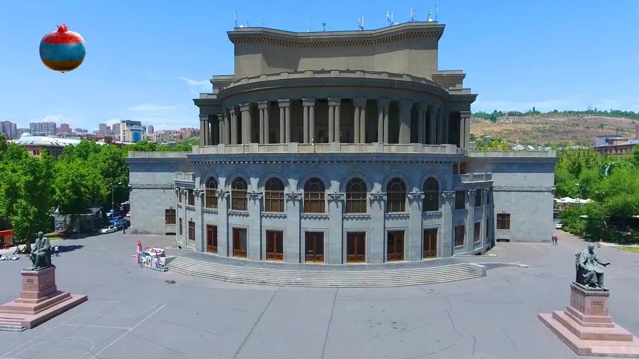 Ереванский оперный. Здание оперы и балета в ереване. Театр оперы спендиарова армении. Спендиарова. Спендиарова театр ереван ереван.