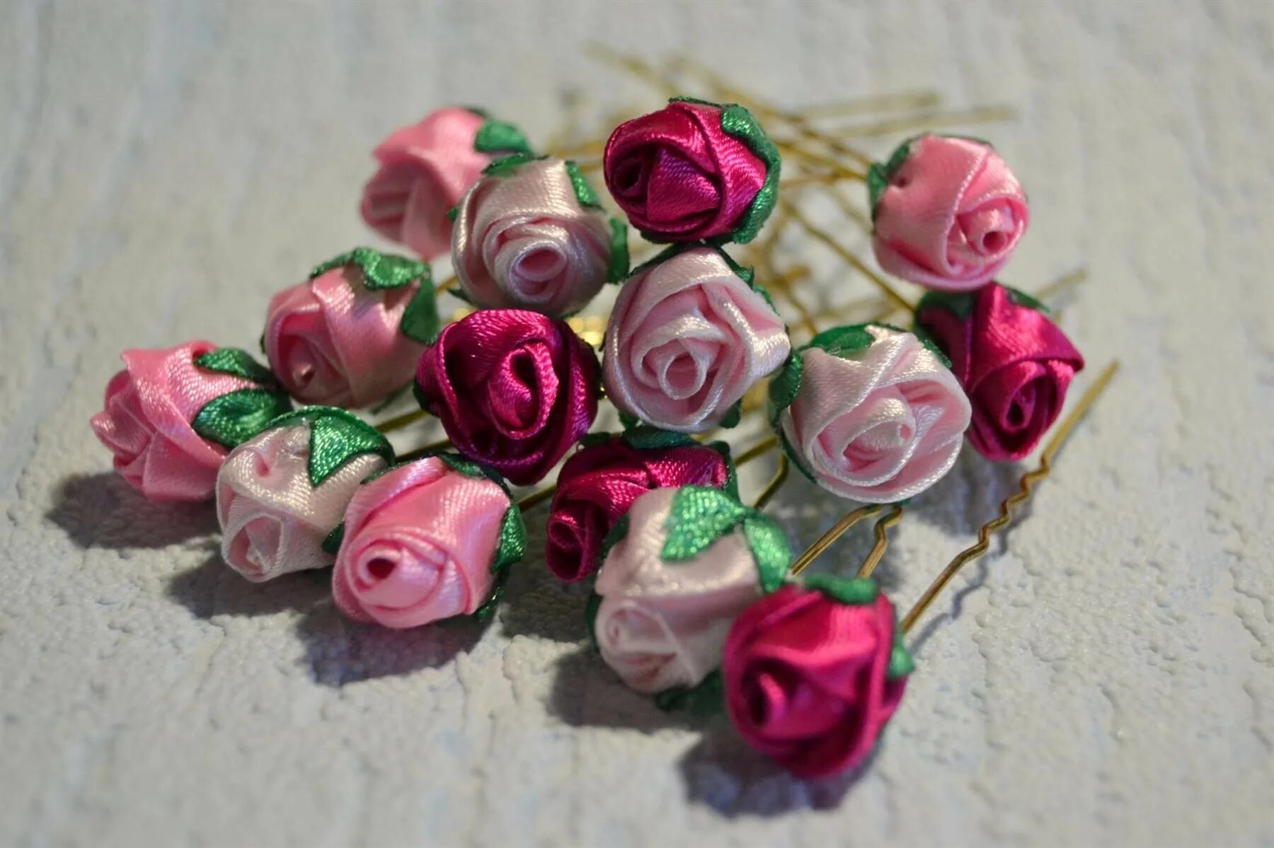 канзаши атлас 2. канзаши. цветы канзаши. цветы из ленточек. мк класс.