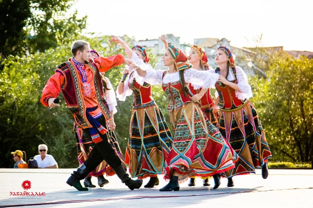 фолкансамль забайкалье елена михайлова. забайкальские танцы. танцы забайкалья. театр песни и танца забайкалье участники. танцы забайкалья.