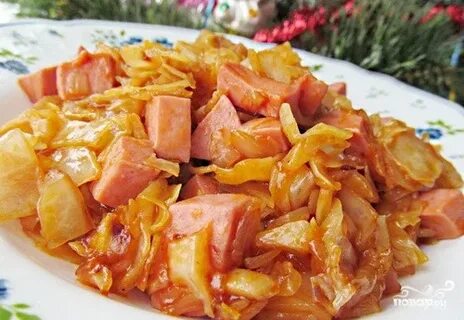 Тушить капусту с колбасой