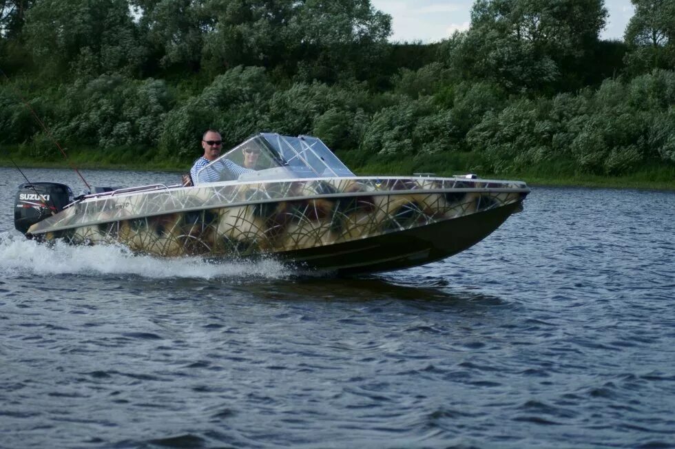 Лодка под камыш. Катер spinningline 470. обь 3 камыш. лодка казанка хаки. лодка беркут камыш.
