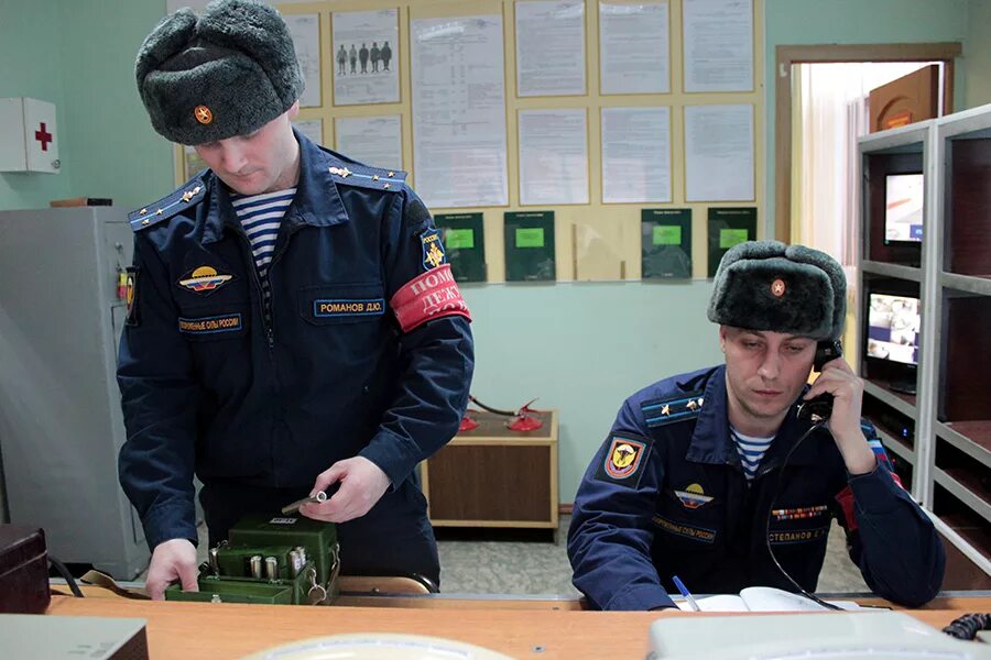 Подъем по тревоге. Сбор по тревоге. тревога в вс рф. команды тревоги в армии. рота тревога.