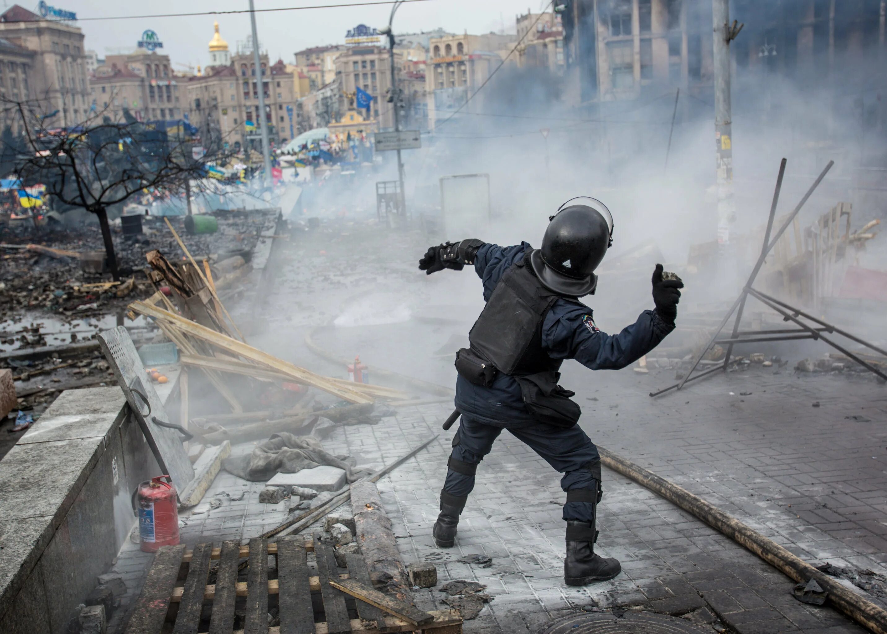 Беркут киев майдан. Майдан Украина 2014 площадь. Майдан Незалежности Киев 2014.