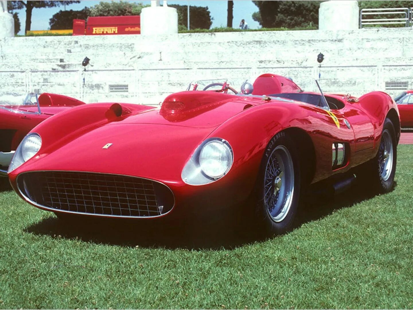 Машины лионеля месси. Ferrari 335 s spider scaglietti месси. Ferrari 335 s spider. Феррари месси. Феррари месси.
