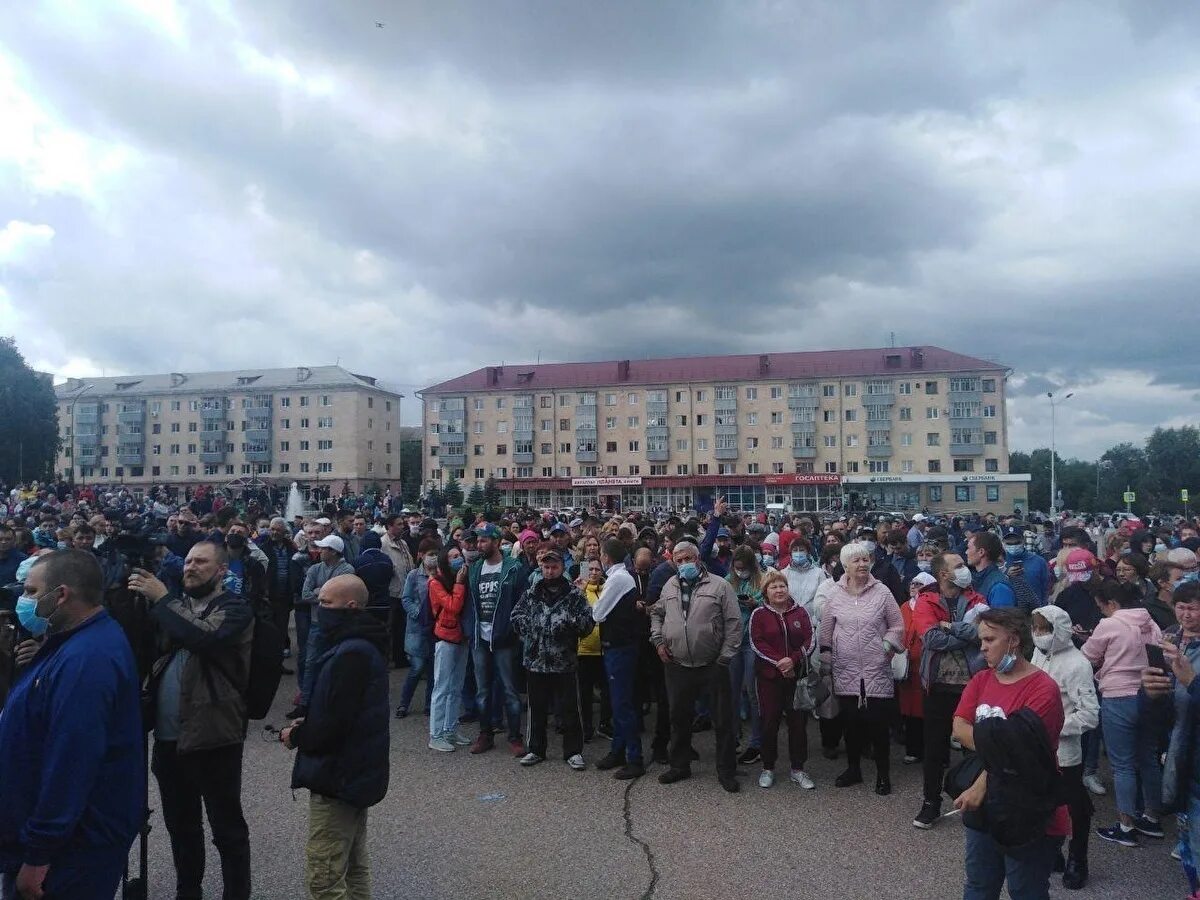 В башкирии люди вышли на митинг. Башкортостан куштау митинг. куштау башкирия протесты. митинг в башкирии 2025 куштау. бшк митинг.