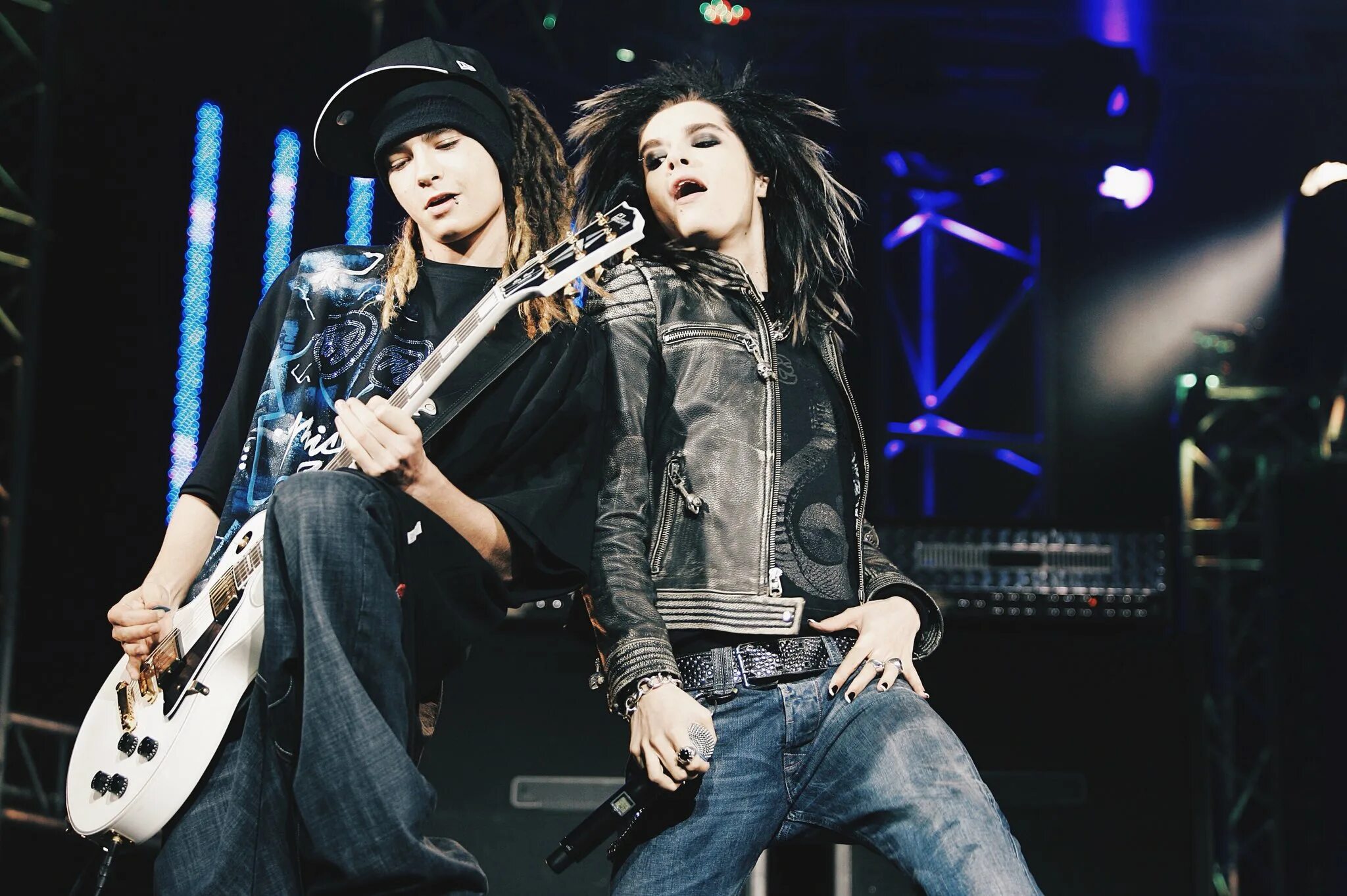 Tom and bill. Билл Каулитц 2007. Tokio Hotel Bill 2007. Билл и том Каулитц 2007. Братья Каулитц 2007.