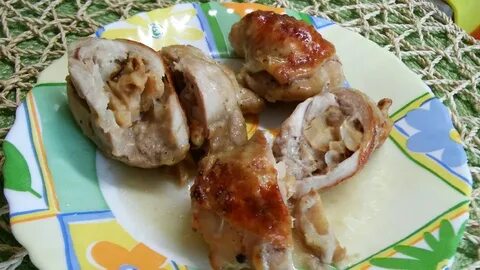 Фаршированные голени курицы грибами в духовке