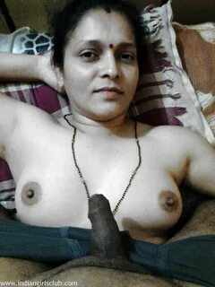Amateur-indian-aunty-showing-big-juicy-boobs-15 - indian girls club - nude india