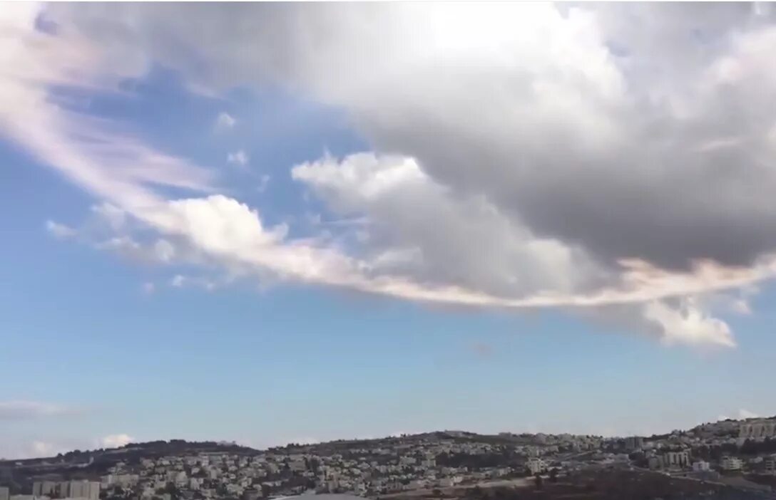 Небо над Иерусалимом. Странные облака в Иерусалиме. Тучи над Иерусалимом. Кольцо над Иерусалимом.