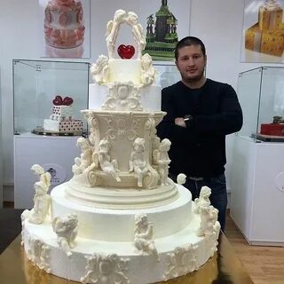 Сколько жене агзамова