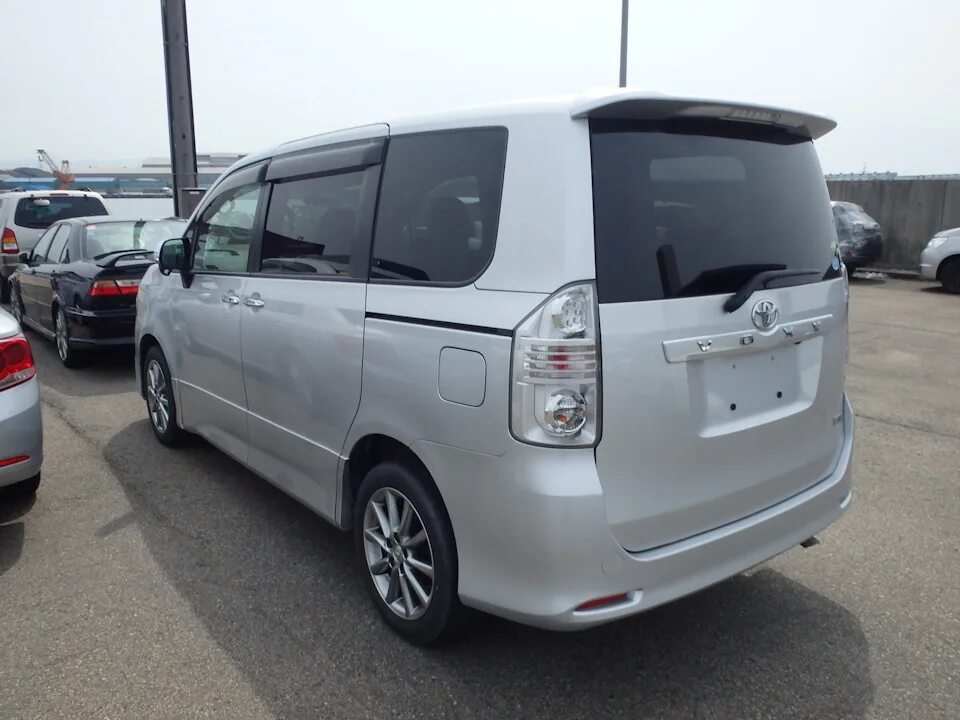Тойота вокси 70. Литые диски toyota voxy r16. Тойота вокси 2008 года. Toyota voxy на 17 колесах. Toyota voxy 16’.