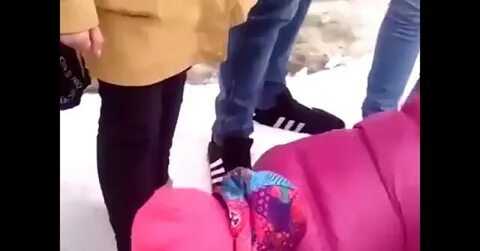 Заставляла целовать