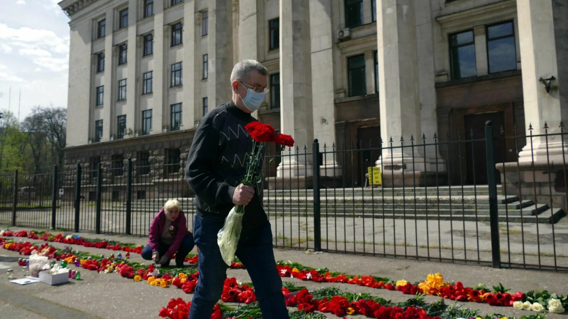 5 мая 2014 г. Дом профсоюзов в Одессе 2 мая 2014. Одесса 2014 дом профсоюзов. Одесса дом профсоюзов трагедия 2014.