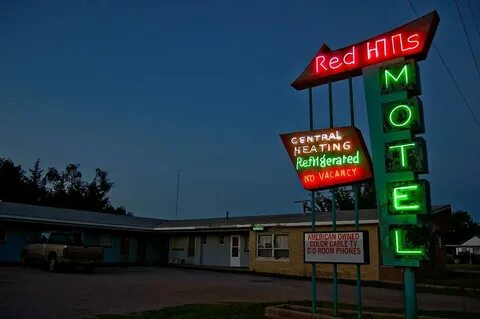 Moggs motel
