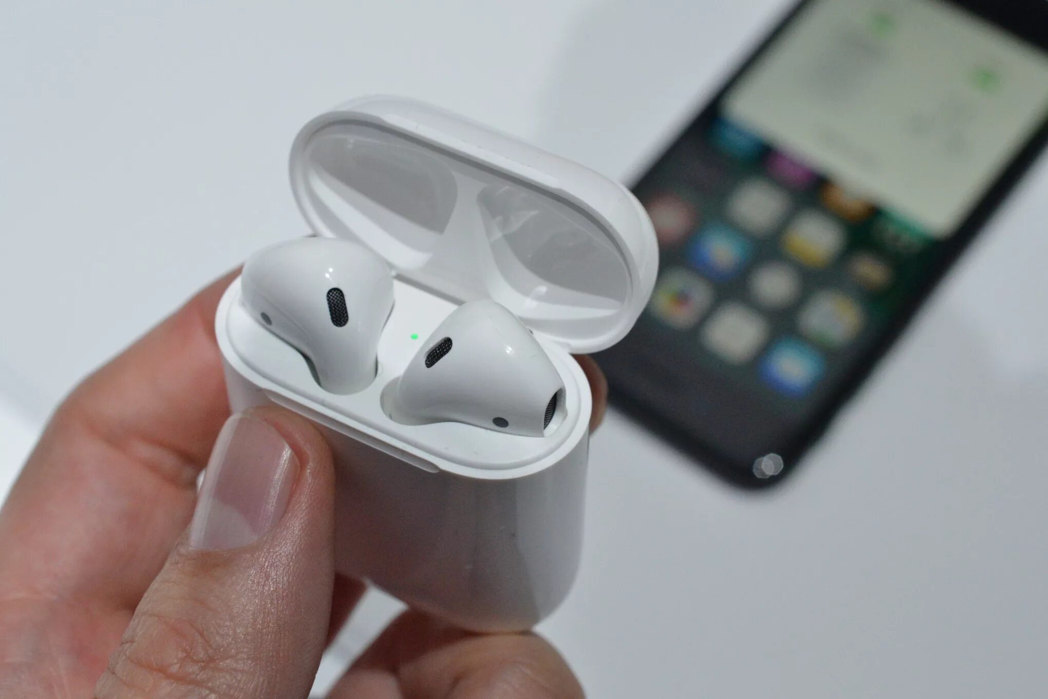 Старые airpods. Беспроводные наушники Apple AIRPODS TWS. Наушники айфон аирподс. Беспроводные наушники Apple AIRPODS Pro 2. Apple AIRPODS Pro 3.