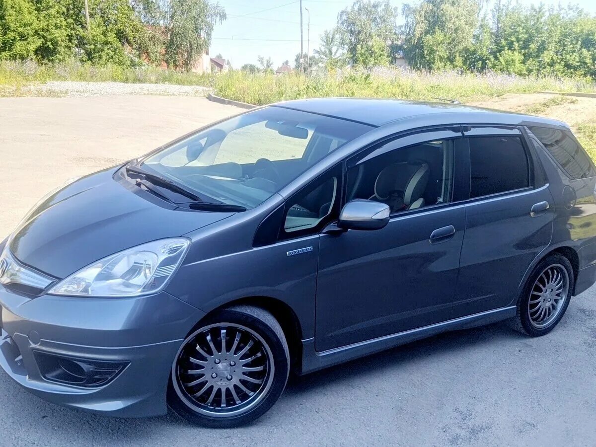 Honda fit shuttle 2013