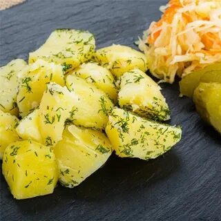 Вареная картошка с укропом