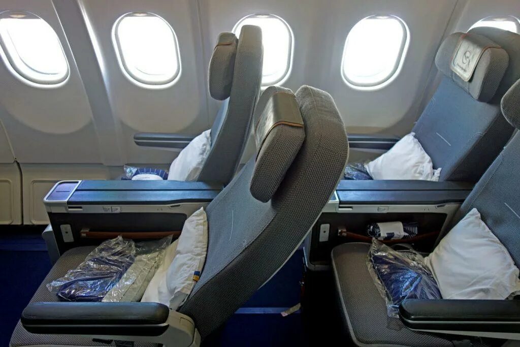 Boeing 737-800 аэрофлот салон. А330 аэрофлот салон. Комфорт класс аэрофлот боинг 777-300er. Бизнес класс аэрофлот боинг 777. Boeing 777-300er аэрофлот внутри.