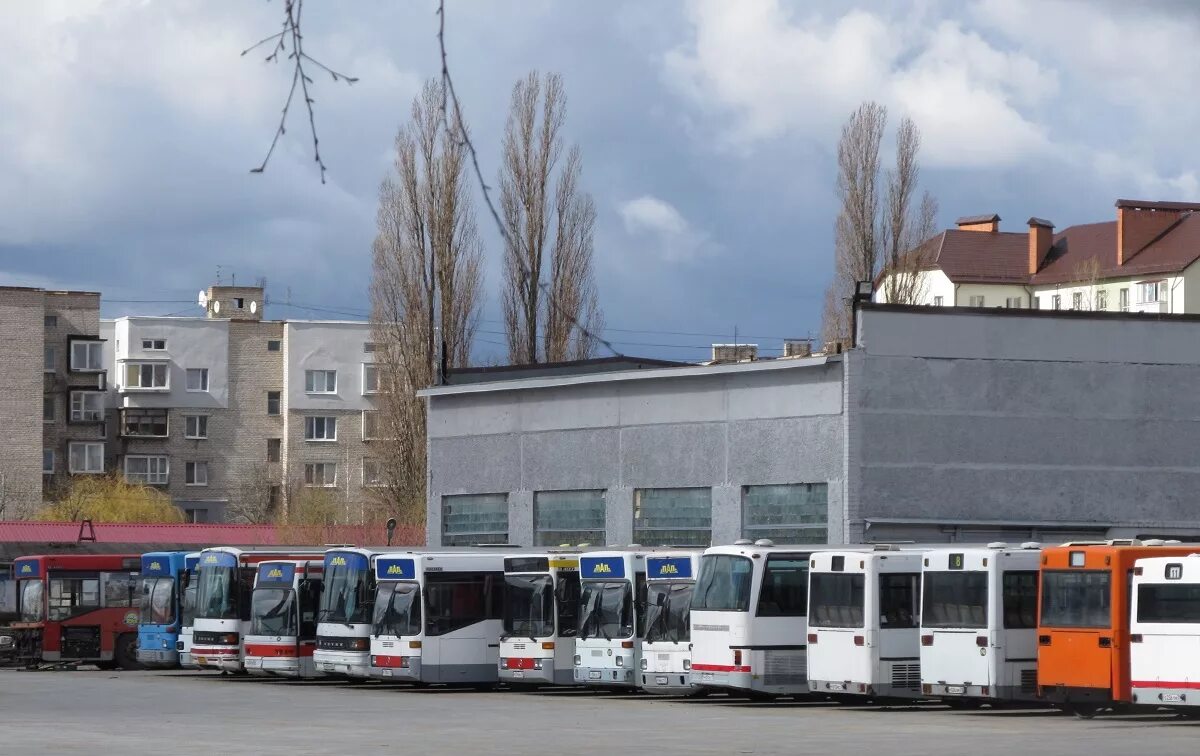 Парковка общественного транспорта. Узловая Калининград. Пап автобусное предприятие Калининград. Автобусная стоянка. Стоянка автобусов.