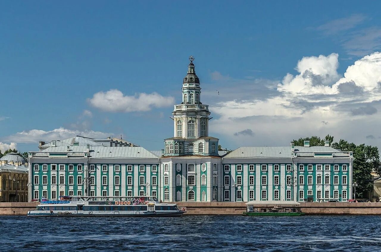 Музей кунсткамера в санкт-петербурге. Кунсткамера санкт-петербург при петре 1. Кунсткамера санкт-петербург при петре 1. В петербурге. Первый музей кунсткамера при петре 1.