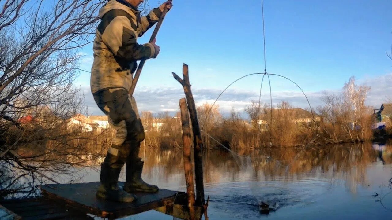 Ловлю на подъемник. Паук для рыбалки. Подъемник для рыбалки. Подъемник для ловли рыбы. Рыбалка пауком на реке.