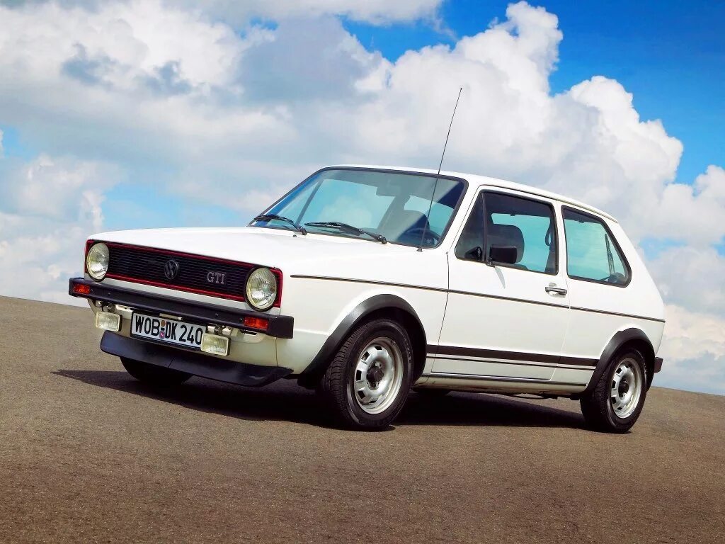 Фольксваген гольф 1.6 купить. Volkswagen Golf 1 GTI. Volkswagen Golf GTI mk1. Volkswagen Golf GTI 1976. Volkswagen Golf GTI 1974.