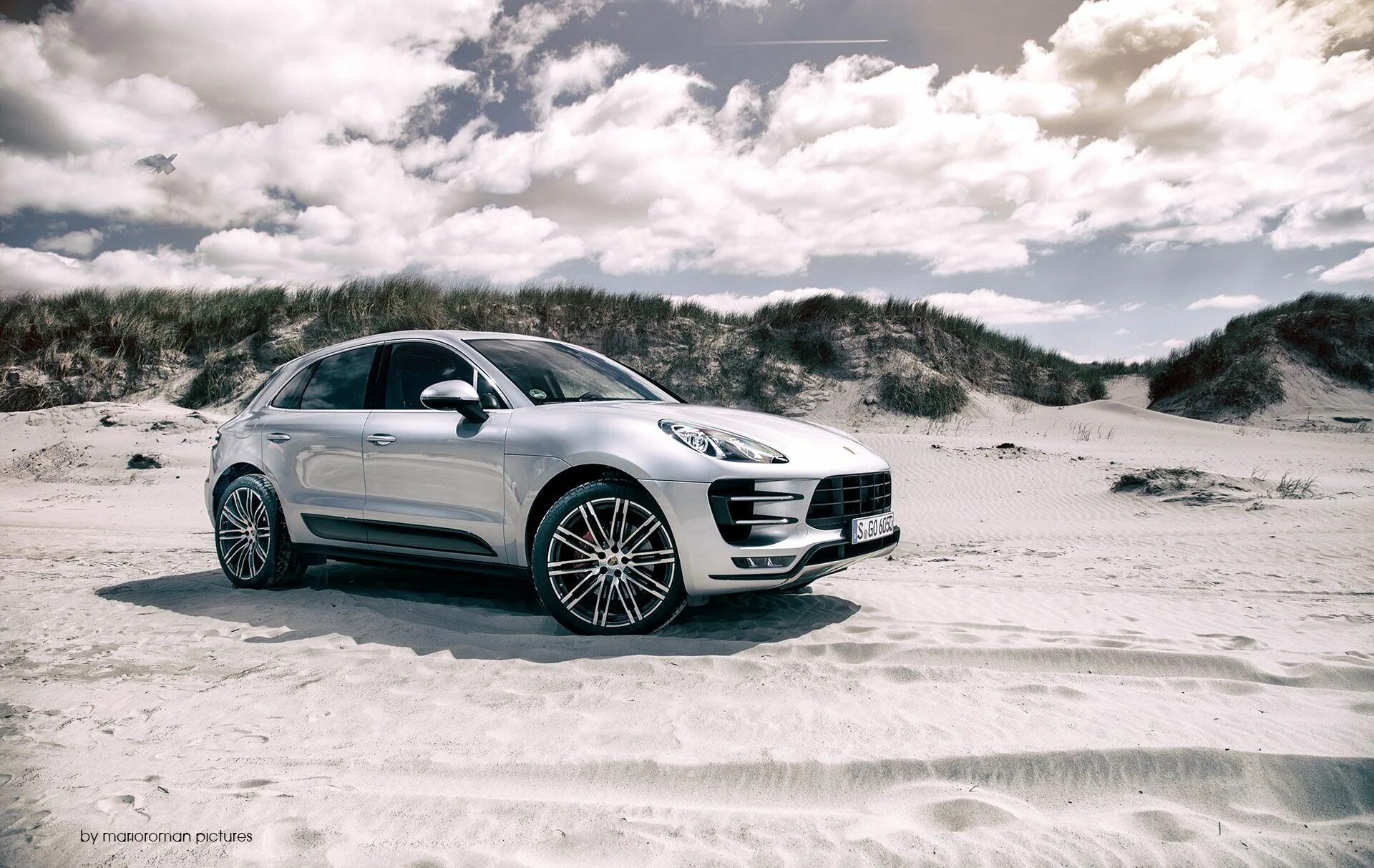 Porsche cayenne turbo 2018. Macan porsche 2014. Порше макан голубой. Обои на телефон макана. Обои на телефон макана.