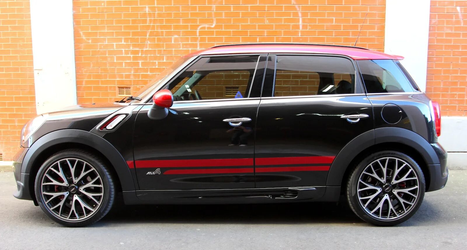 Диски mini countryman r20. Мини купер s countryman. Мини кантримен белый. Колеса мини купер кантримен 18. Диски мини кантримен.